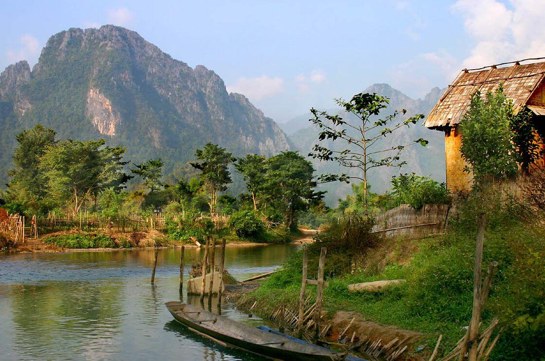 d-couvrez-la-ville-fluviale-de-vang-vieng-dans-le-centre-du-laos